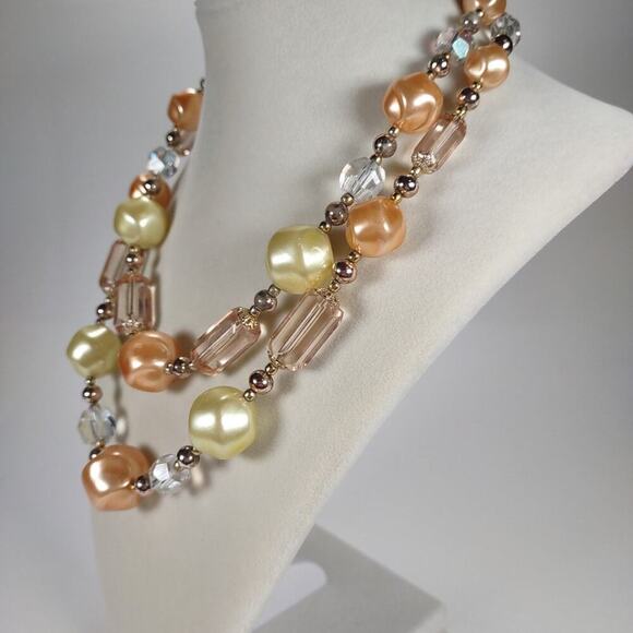 Vintage 2 Layer Peach and Yellow Beaded Gold Toned Stamped Japan Necklace - Picture 3 of 7